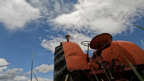 Antique Tractor Video stock 250300901