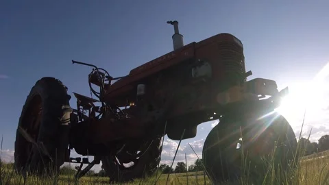 Antique Tractor 스톡 동영상 250305086