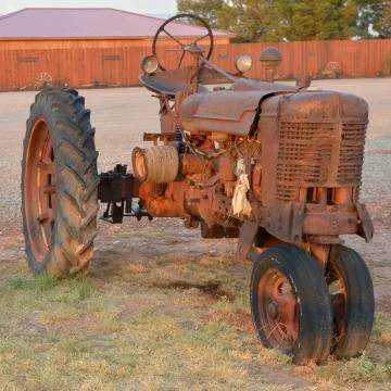 Antique Tractor, Photos