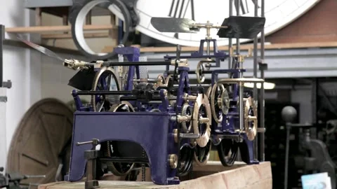 Antique Turret Clock Mechanism Operating in Workshop 库存影片 345755236
