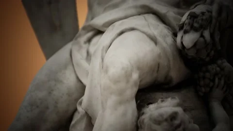 Antique white marble statue Stockbeeldmateriaal 143892031