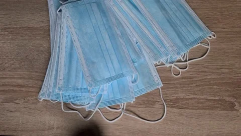 Antiviral Face Mask Dropping On Table Vidéo 156104100