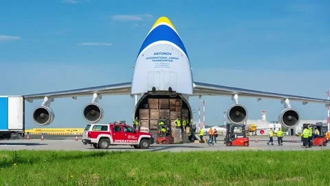 Antonov an 124-100 opening the front gate Stock Footage 153954891