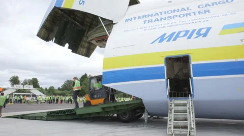 Antonov 225 "Mriya" Stock Footage 39585699