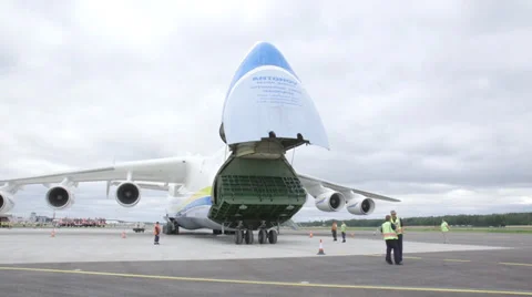 Antonov 225 "Mriya" Stock Footage 39585773