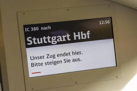  Anzeige in einem InterCity IC, Last Stop Stuttgart, Zug endet hier. // 27... Stock Photos