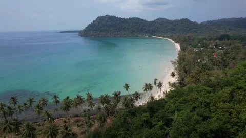 Ao Phrao Beach At Daytime In Ko Kut, Trat, Thailand - Aerial Pullback Vídeos de archivo 331491392