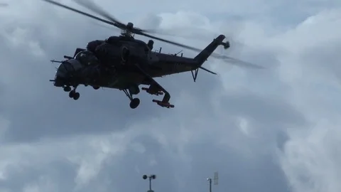 Apache helicopter in the sky hovering 4K 스톡 동영상 82450438