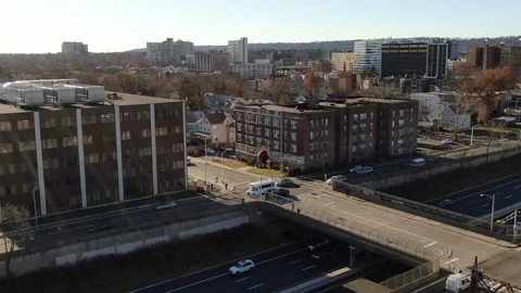 Apartment Block Over The Interstate Cut In East Orange Vidéo 99320951