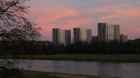 Apartment tower at the river Elbe 스톡 동영상 89029410