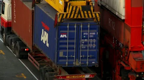 APL Container being loaded into Prime Mover 스톡 동영상 20973829