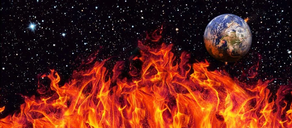 Apocalypse panorama, the earth destroyed by exploding sun . End of The Tim... Foto stock