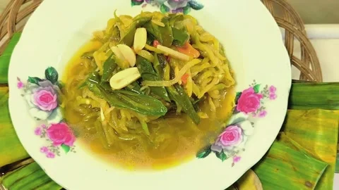 The appeal of vegetables as a delicious side dish. 003A 스톡 동영상 335354297