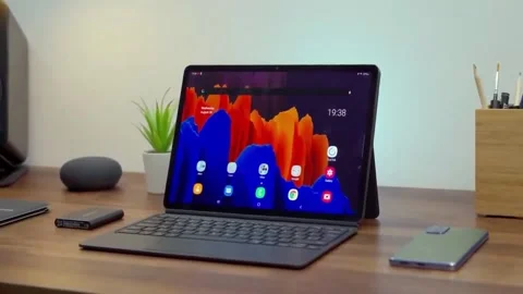 The appearance of the Samsung Galaxy Tab S7 Stock Footage 145355678