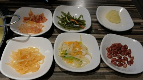 Appetizer of the Korean barbecue 스톡 동영상 91370711