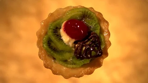 Appetizing cake decorated with berries turns 360. Video stock 73304516