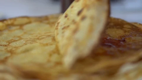 Appetizing folds the pancake Stockbeeldmateriaal 86134711