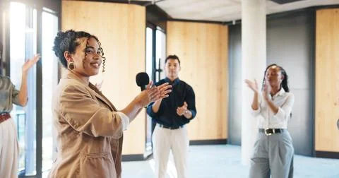 Applause, workshop or speaker in circle with mic, crowd motivation or appre.. Stock Photos