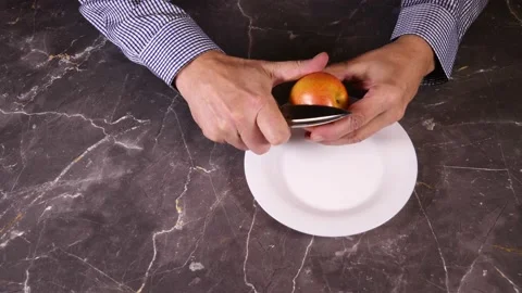 Apple And Knife Vídeo Stock 168711791