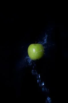 Apple and splash Фото