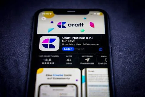  Apple App Store auf einem iPhone. Essentials, TOP 10 Produktiv-Apps. Kraf... Stock Photos