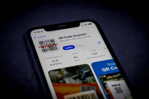   Apple App Store auf einem iPhone. Nützliche Apps für jeden Tag - Fürs Na Stock Photos
