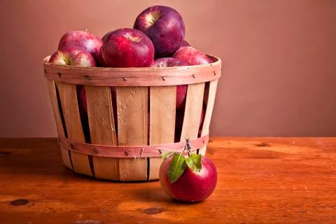 Apple basket Stock Photos