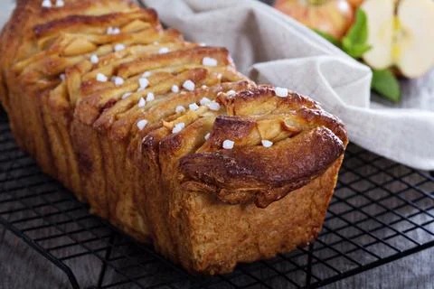 Apple cinnamon pull-apart bread 写真素材