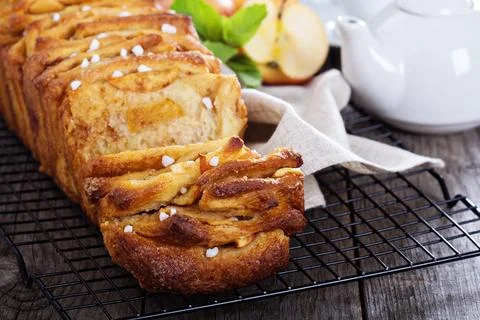 Apple cinnamon pull-apart bread 写真素材