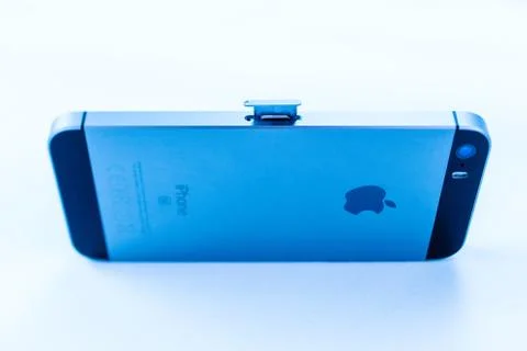 Apple Computers iPhone SE smartphone after unboxing Foto stock