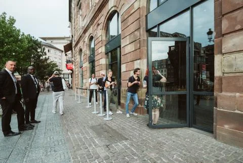 Apple Computers Store with iPhone Xs and Xs Max Foto stock