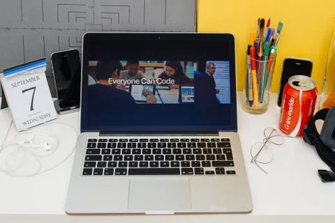 Apple Computers website showcasing Stock Photos