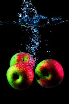 Apple Fruit Falling into the water Stock-Fotos