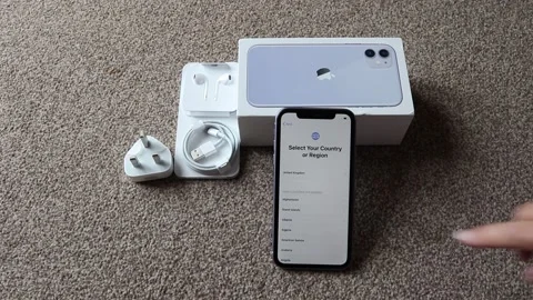 Apple iPhone 11 Stock-Footage 132038423