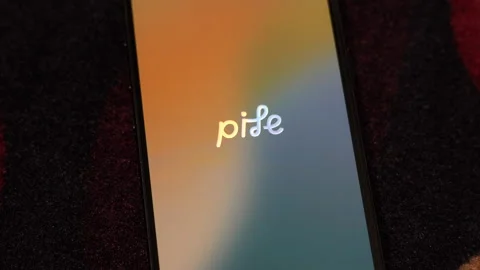 Apple iPhone Setup Screen Showing Hello in Multiple Languages. Stock-Footage 337806379