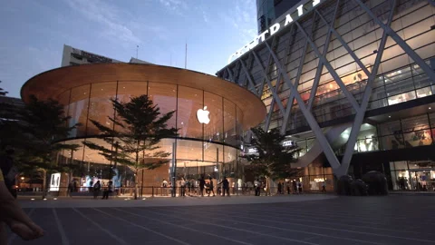 Apple official store at Central World shopping mall. Stock Footage 139728914