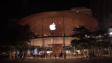 The Apple official store at Central World shopping mall in Bangkok, Thailand. Stock Footage 250426861