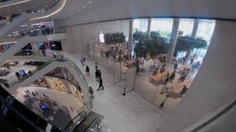 Apple official store at Icon Siam shopping mall in Bangkok, Thailand. Stock-Footage 181711595