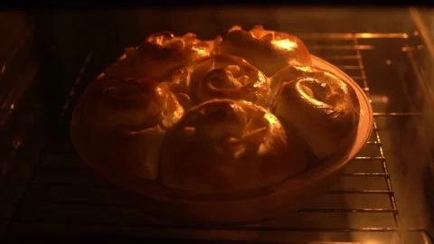 Apple pie is baked inside the oven, 10 seconds time-lapse of making a pastry pie Video stock 205038132