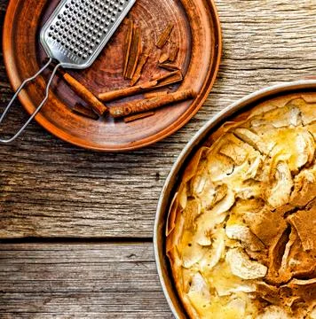 Apple pie with cinnamon. Fotos de archivo