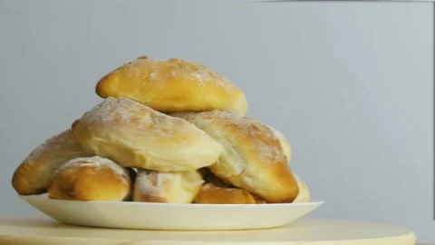 Apple pies is rotating on gray background 動画素材 152568484