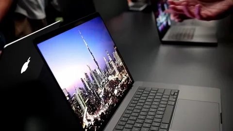 Apple presents MacBook Pro M6 and new iPad Mini in Los Angeles, Los Ángeles, US  Stock Footage 348879124