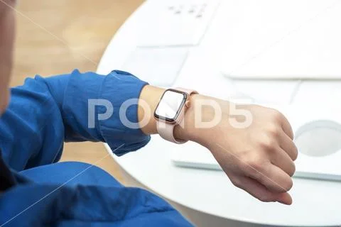 Apple Smart Watch 5 mockup on woman wrist PSD Template