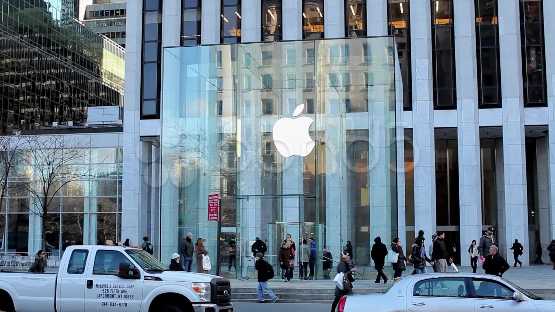 Apple Store on Fifth Avenue New York City, NY What To Do