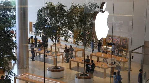 Apple Store in Asia Video stock 118669625