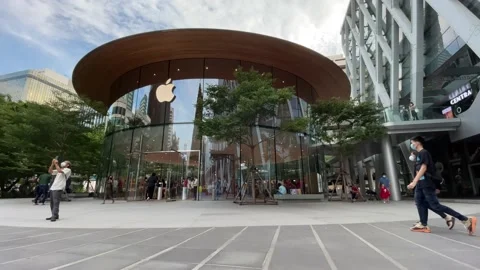 Apple Store at Central World, huge glass window view. People walk in entrance Stock Footage 172358356