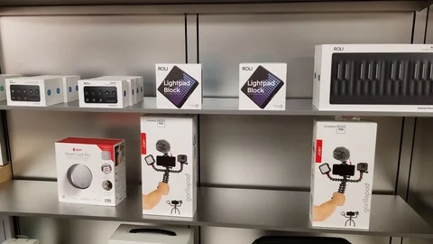 Apple Store - iRig Pro, Lightpad Block, Gorillapod Video stock 93811768