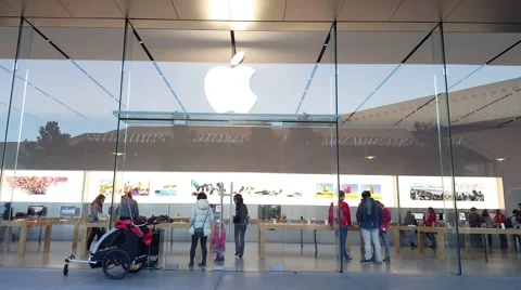Apple store in Palo Alto, CA Stock Footage 59759229