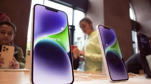 Apple Store Visit: iPhone 14 Showcase Video stock 267714822
