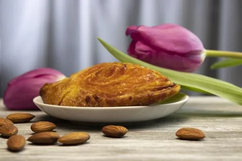 Apple strudel with almonds Stock-Fotos